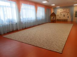 Музыкальный зал с противоскользящим  покрытием "Антикаблук"